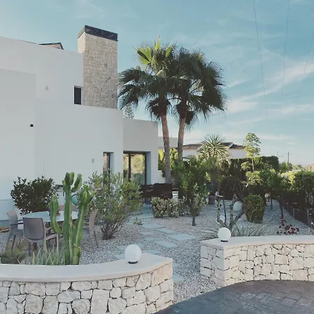 Bohospanishvilla Holiday home *